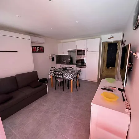 Bel 2 Pieces Avec Climatisation A Port Camargue, Pour 4 Personnes - Fr-1-731-129 * Le Grau-du-Roi