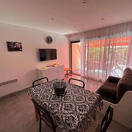 Apartment Bel 2 Pieces Avec Climatisation A Port Camargue, Pour 4 Personnes - Fr-1-731-129
